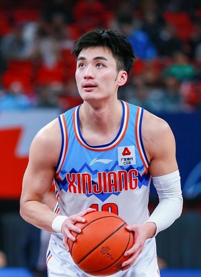 清晨广厦男篮备战意甲，临场应变细节曝光，目标明确，训练强度明显提升的简单介绍